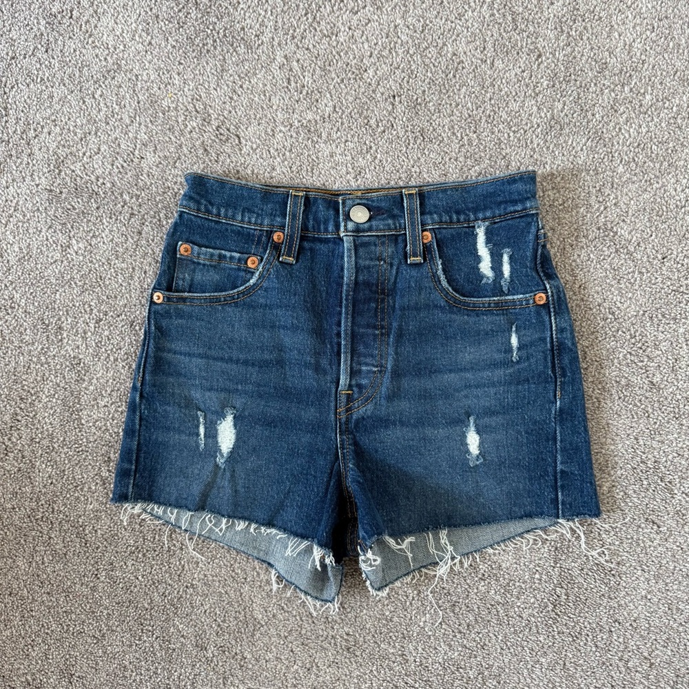 NWOT Levi’s Ribcage Shorts